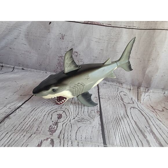 Chap Mei Toys R Us Chomping Action Great White Shark 9in 362049 17213 - Picture 1 of 9